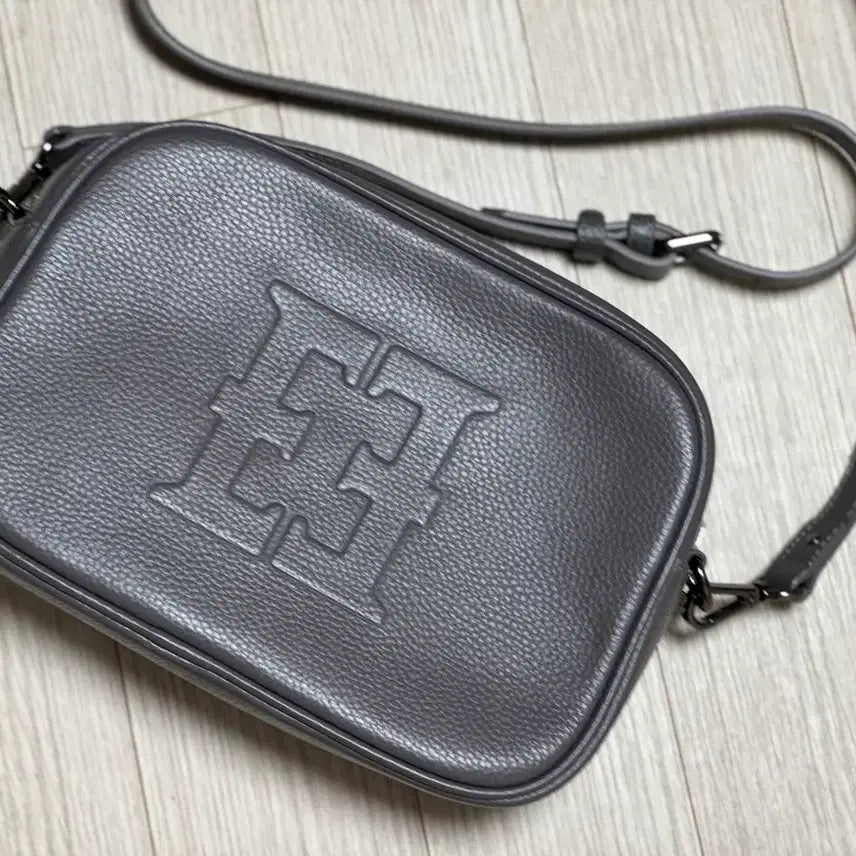 [BUNJANG] Esquire Gray Leather Crossbody Bag / 에스콰이어 가죽 크로스백 그레이 회색