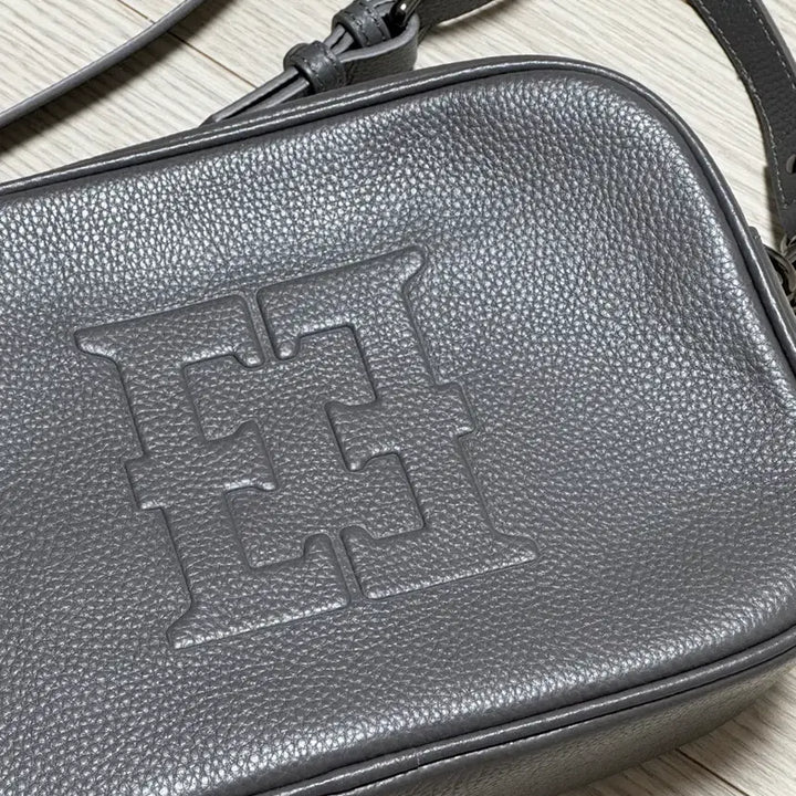 [BUNJANG] Esquire Gray Leather Crossbody Bag / 에스콰이어 가죽 크로스백 그레이 회색