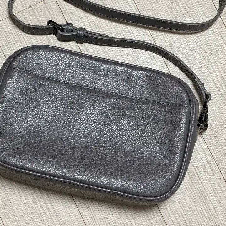 [BUNJANG] Esquire Gray Leather Crossbody Bag / 에스콰이어 가죽 크로스백 그레이 회색