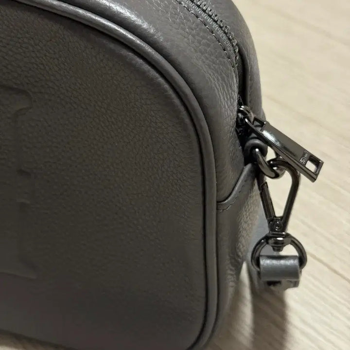 [BUNJANG] Esquire Gray Leather Crossbody Bag / 에스콰이어 가죽 크로스백 그레이 회색