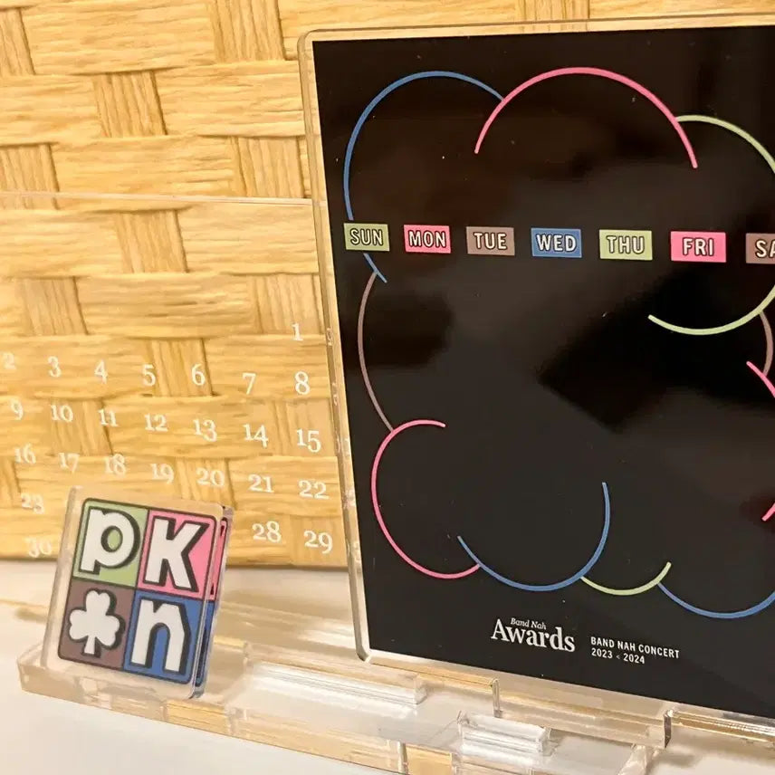 [BUNJANG] Nasee Band Acrylic Calendar MD / 나씨밴 아크릴 달력 엠디(+손난로)