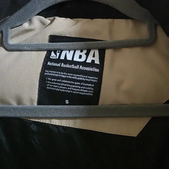 [BUNJANG] Chicago Bulls Padded Jacket / NBA 시카고 불스 패딩 점퍼