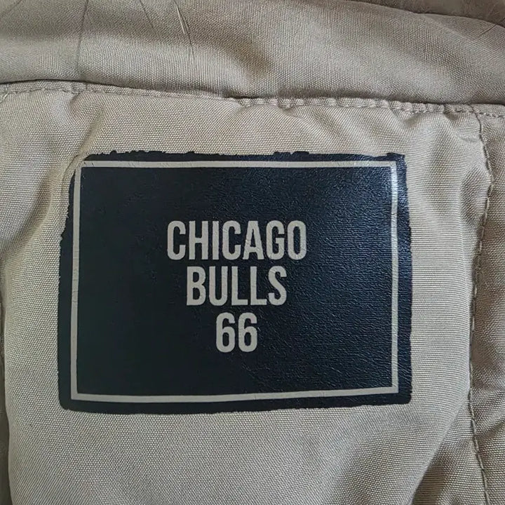 [BUNJANG] Chicago Bulls Padded Jacket / NBA 시카고 불스 패딩 점퍼