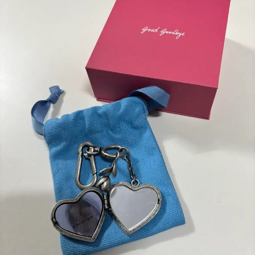 [SOLD OUT] [미개봉] 화사 Good goodbye 키링 팝니다
