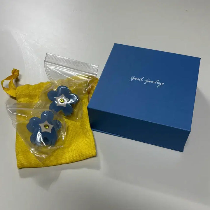 [SOLD OUT] [미개봉] 화사 Good goodbye 헤어핀 팝니다