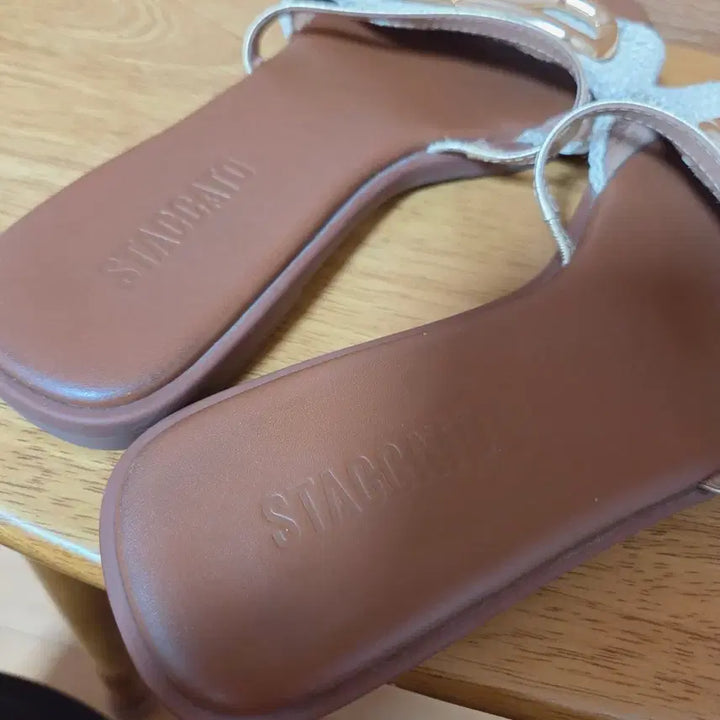 [BUNJANG] Staccato Leather Slippers 250 / 스타카토 가죽 슬리퍼 250