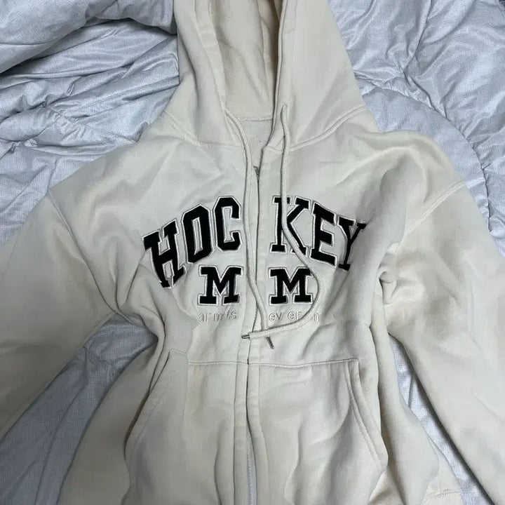 [BUNJANG] Avely Hooded Zip-up / 에이블리 후드집업