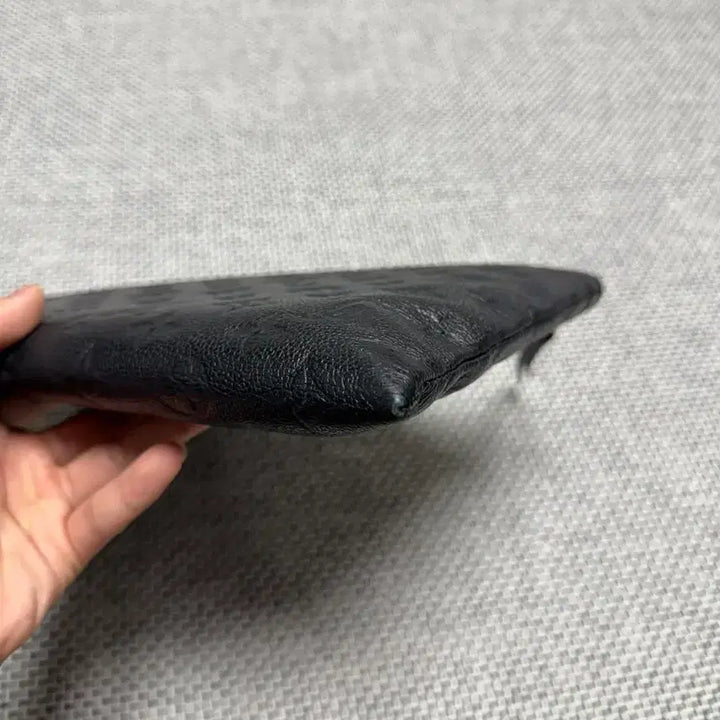 [BUNJANG] Louis Vuitton Monogram Empreinte Clutch Black / 루이비통 모노그램  앙프렝뜨 클러치 블랙