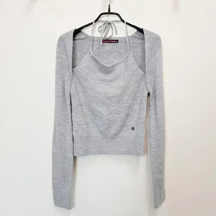 [BUNJANG] Rozefranz Cutout Halter Neck Knit Top / 로제프란츠 컷아웃 홀터넥 니트