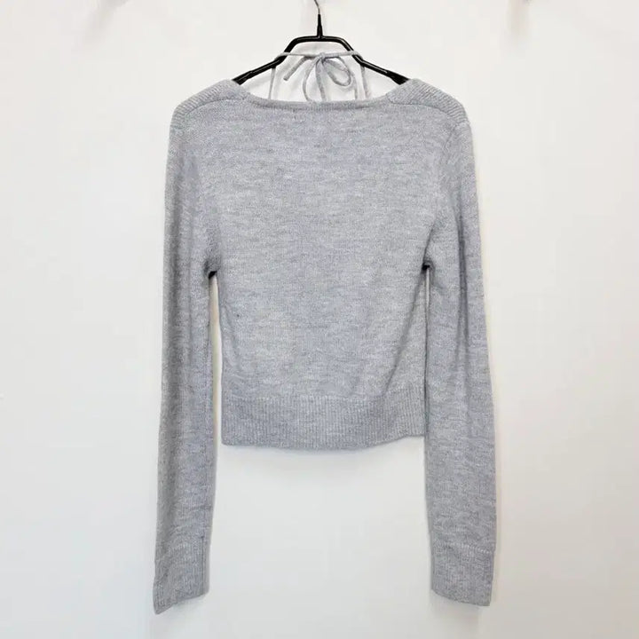 [BUNJANG] Rozefranz Cutout Halter Neck Knit Top / 로제프란츠 컷아웃 홀터넥 니트