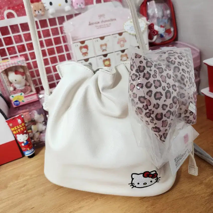 [BUNJANG] Hello Kitty Leopard Print Bag / 헬로키티 호피가방