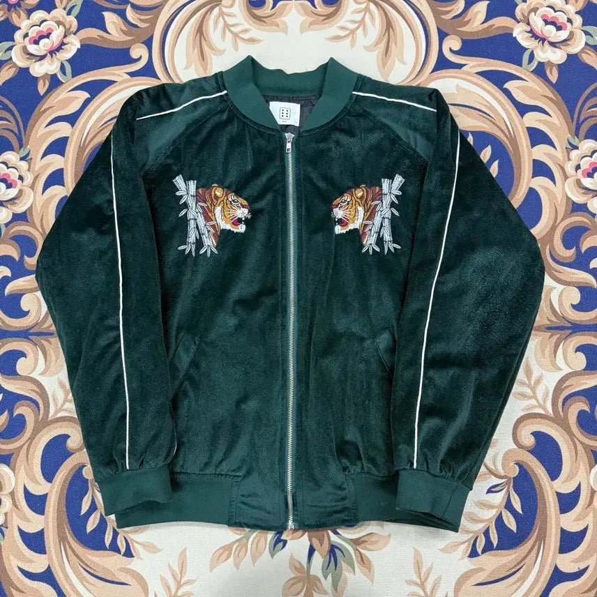 [BUNJANG] DICE Tiger Quilted Souvenir Jacket (Dark Green) / (L)DICE 타이거 퀼팅스카잔 자켓(다크그린)