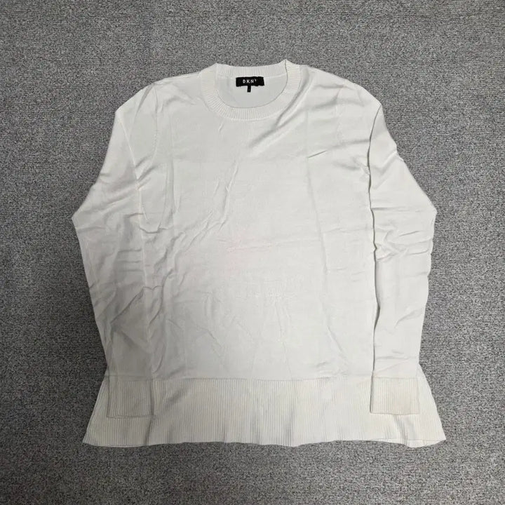 [BUNJANG] DKNY Minimal A-Line Knit Sweater / DKNY 미니멀 A라인 니트 S-M