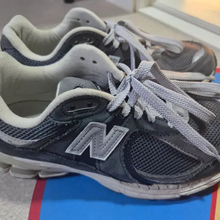 [BUNJANG] New Balance 2002R Vintage Navy Sneakers / 뉴발란스 2002R 빈티지 네이비 250