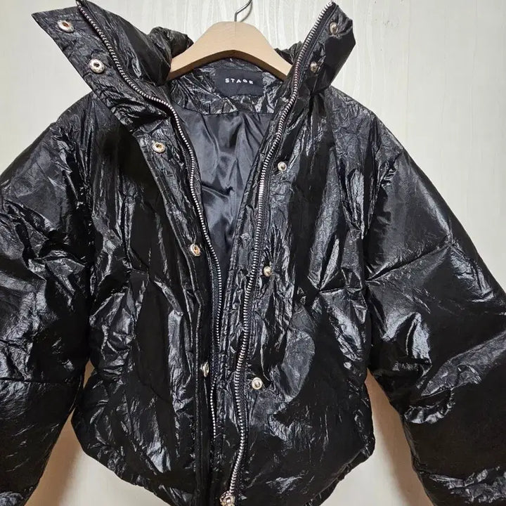 [BUNJANG] Glossy Black Crop Puffer Jacket / 글로시 블랙 숏패딩  요즘 난리난 유광 크롭패딩 덕다운FREE