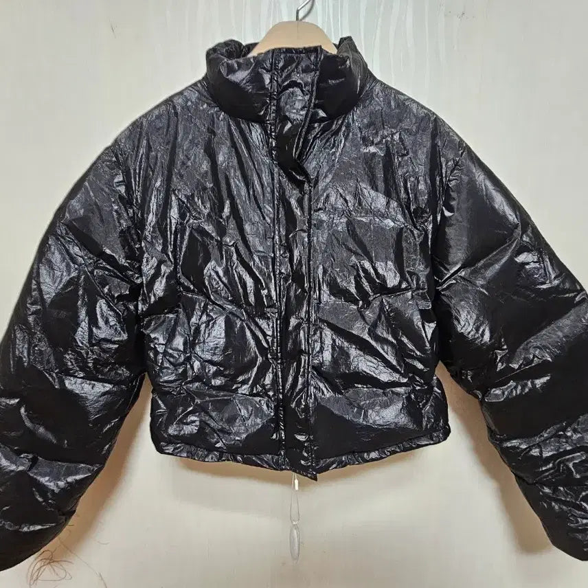 [BUNJANG] Glossy Black Crop Puffer Jacket / 글로시 블랙 숏패딩  요즘 난리난 유광 크롭패딩 덕다운FREE
