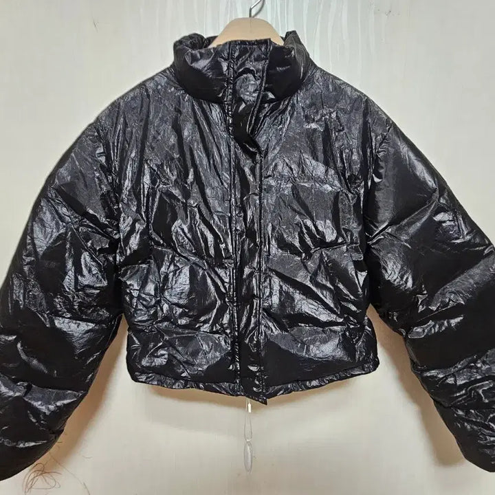 [BUNJANG] Glossy Black Crop Puffer Jacket / 글로시 블랙 숏패딩  요즘 난리난 유광 크롭패딩 덕다운FREE