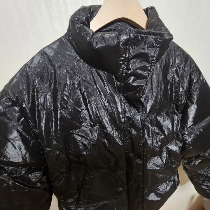 [BUNJANG] Glossy Black Crop Puffer Jacket / 글로시 블랙 숏패딩  요즘 난리난 유광 크롭패딩 덕다운FREE
