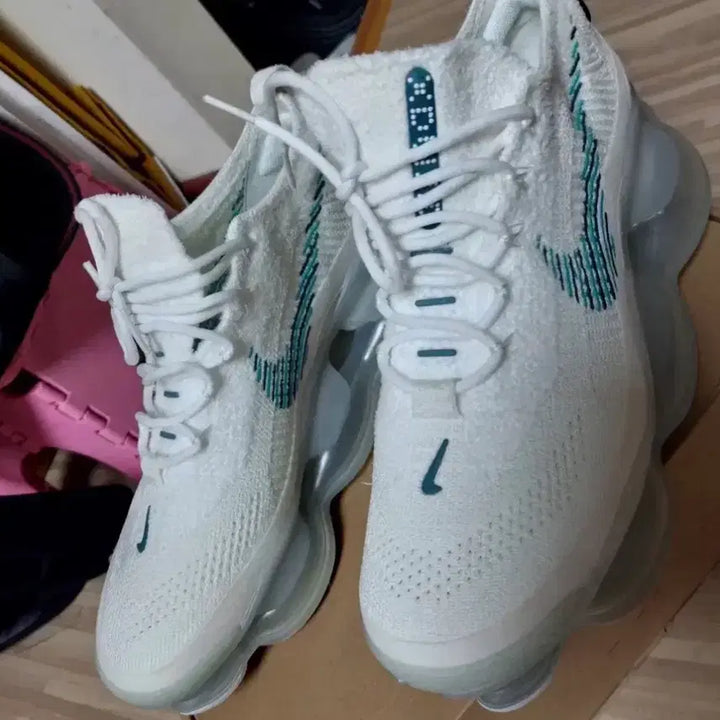 [BUNJANG] Nike Air Max Scorpion Flyknit White Geode Teal 275 / 나이키 에어맥스 스콜피온 플라이니트 화이트 지오드 틸 275