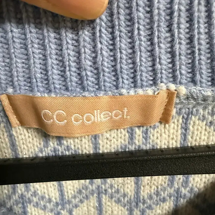 [BUNJANG] CC Collect V-Neck Jacquard Knit Sky Blue / CC콜렉트 V넥 자가드 니트 하늘색