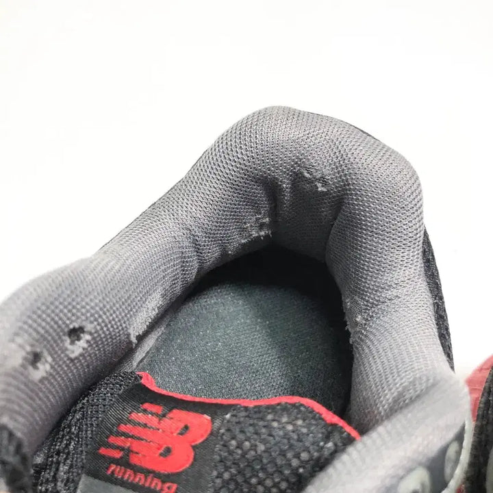 [BUNJANG] New Balance 680 V2 Black/Pink Sneakers / 뉴발란스 680 V2 블랙/핑크 250