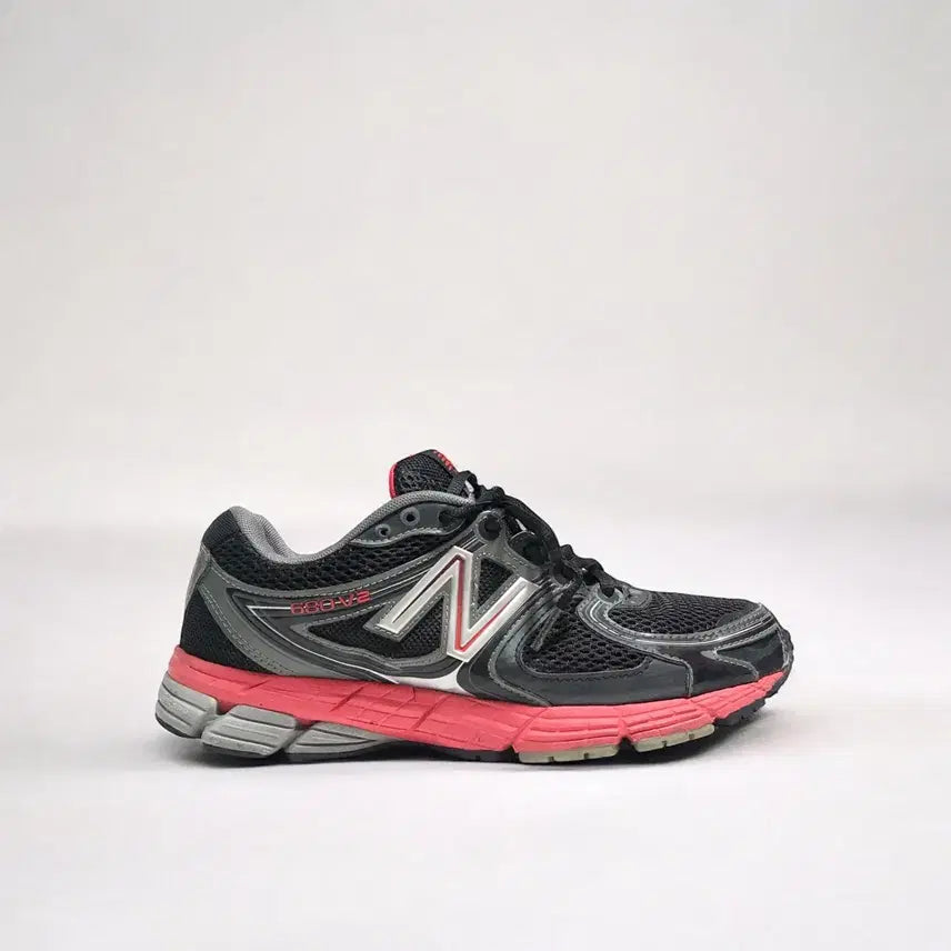 [BUNJANG] New Balance 680 V2 Black/Pink Sneakers / 뉴발란스 680 V2 블랙/핑크 250