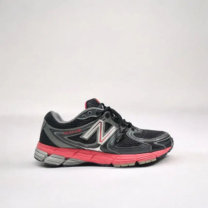 [BUNJANG] New Balance 680 V2 Black/Pink Sneakers / 뉴발란스 680 V2 블랙/핑크 250