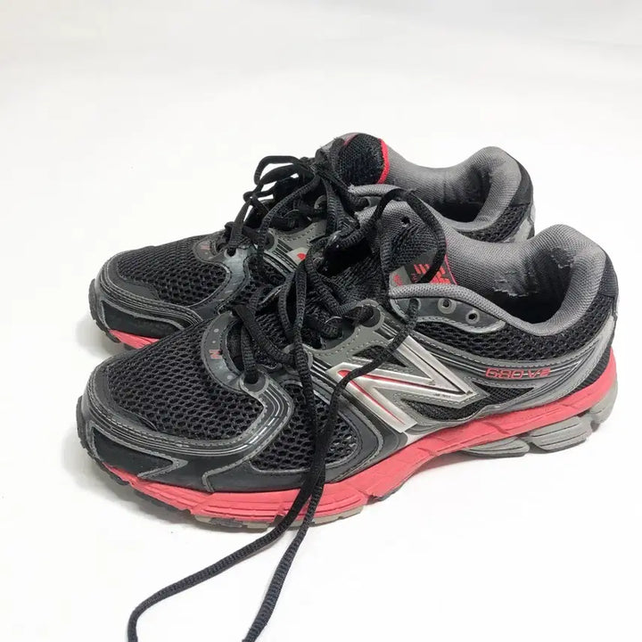[BUNJANG] New Balance 680 V2 Black/Pink Sneakers / 뉴발란스 680 V2 블랙/핑크 250