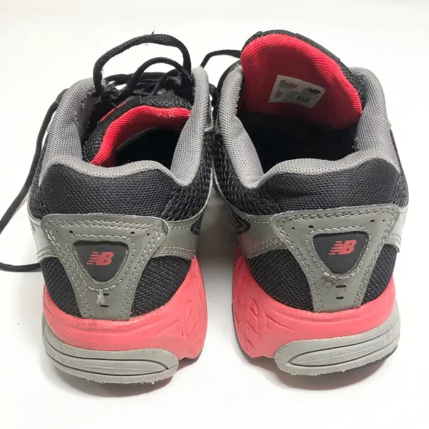 [BUNJANG] New Balance 680 V2 Black/Pink Sneakers / 뉴발란스 680 V2 블랙/핑크 250