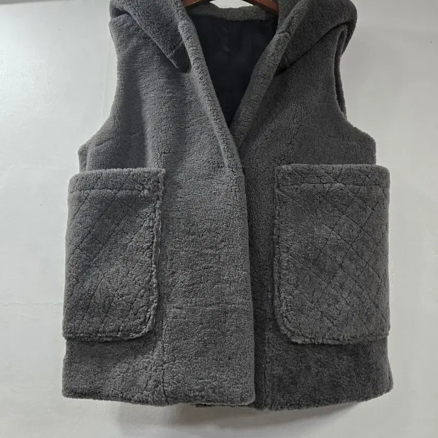[BUNJANG] Imported Wool Hooded Vest / 양모 후드 조끼