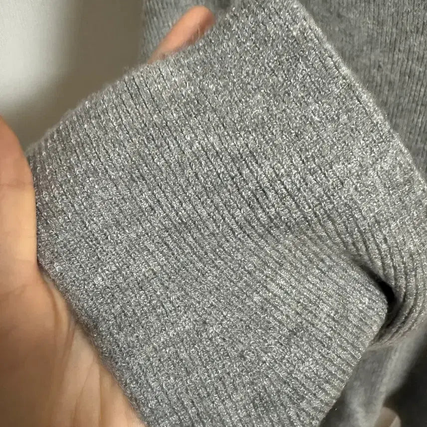 [BUNJANG] V-Neck Knit Sweater / 브이넥 니트 프리사이즈