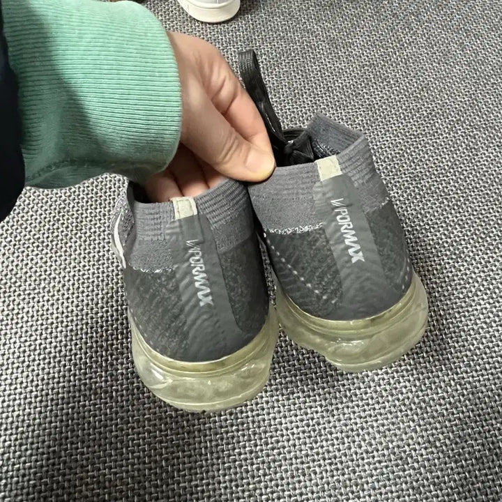 [BUNJANG] Nike Air VaporMax Flyknit Gray Sneakers / 나이키 에어 베이퍼맥스 플라이니트 그레이 280
