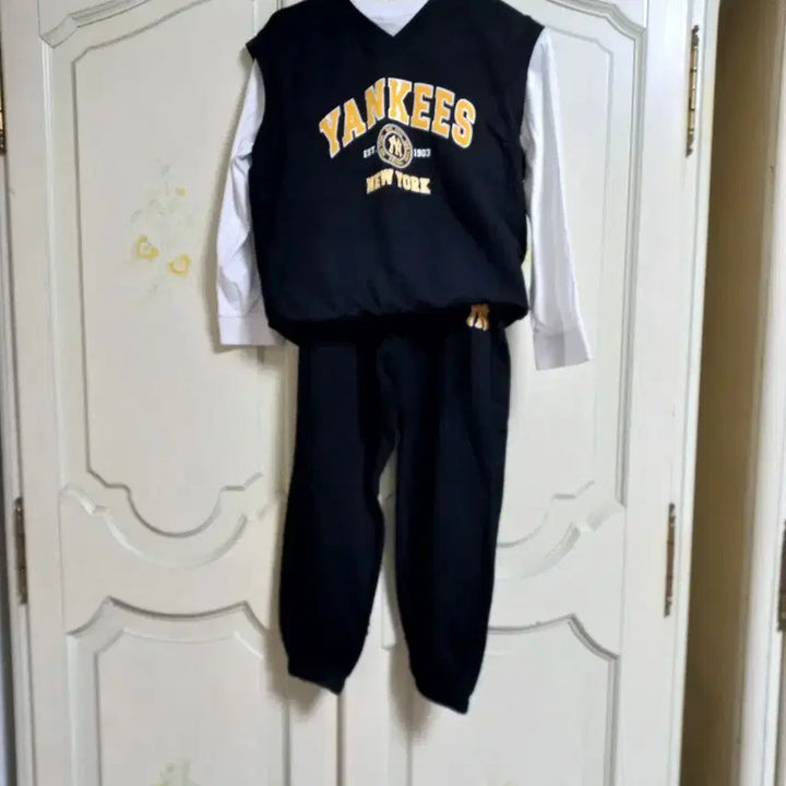 [BUNJANG] MLB Kids Varsity Set (145) / MLB 키즈 바시티 3종 세트(145)