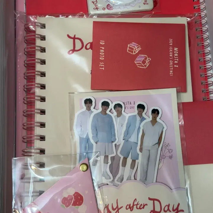 [BUNJANG] Monsta X 2024 Season's Greetings Bundle Set / 몬스타엑스 2024 시그 일괄양도