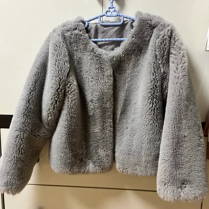 [BUNJANG] Gray Faux Fur Jacket (S-M) / 회색 인조 퍼 자켓s~m