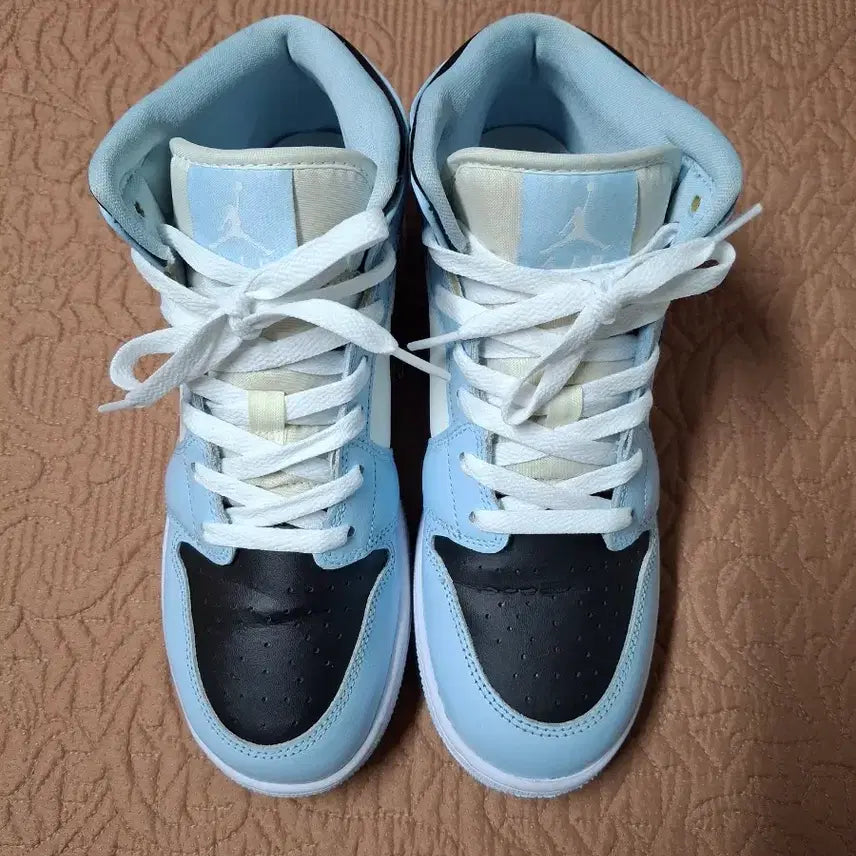 [BUNJANG] Nike Air Jordan 1 Mid Ice Blue Sneakers / 250 나이키 조던 1 미드 아이스블루 운동화 [1289]