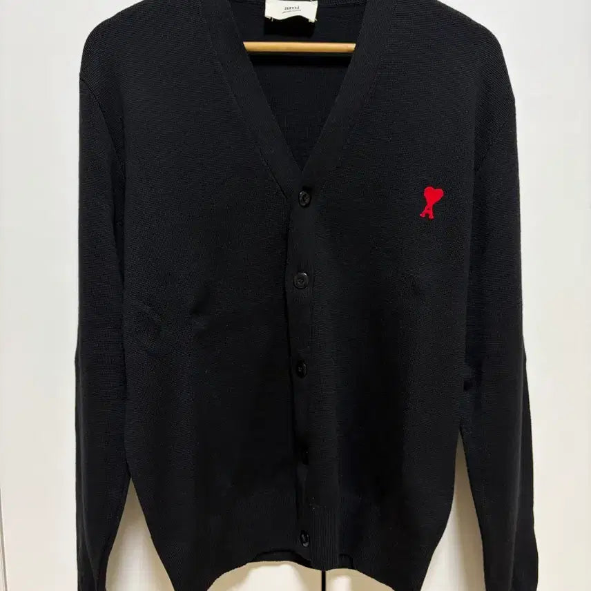 [SOLD OUT] (L)아미 스몰 하트 가디건 블랙