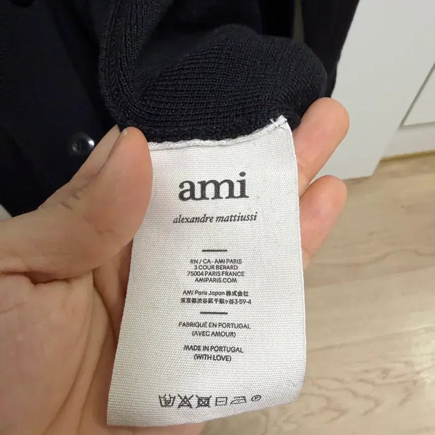 [SOLD OUT] (L)아미 스몰 하트 가디건 블랙