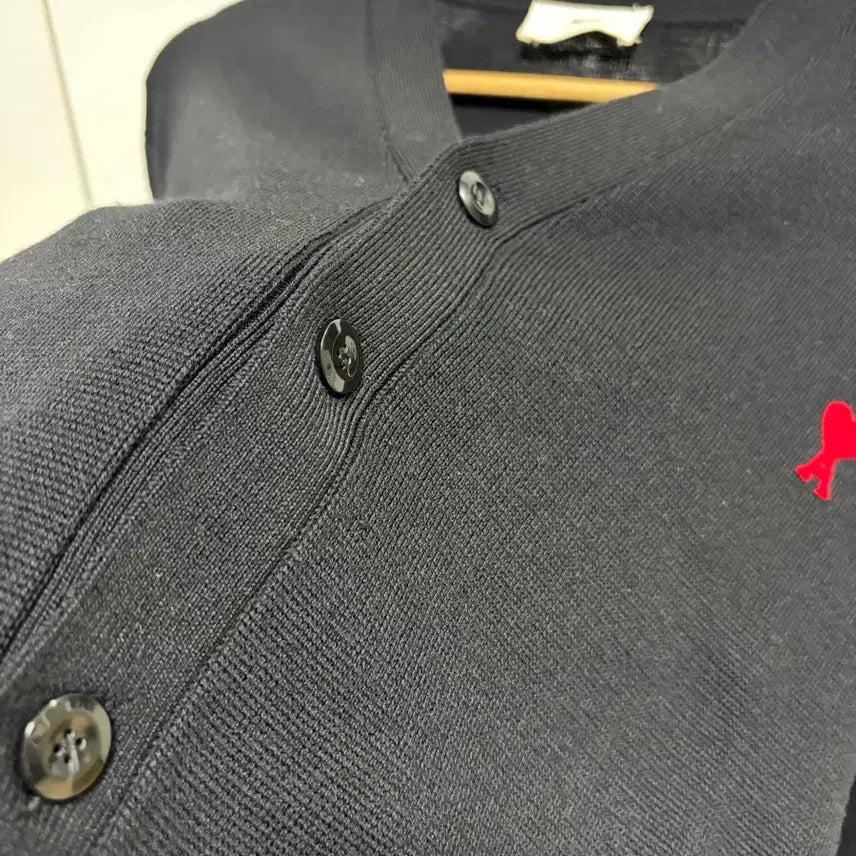 [SOLD OUT] (L)아미 스몰 하트 가디건 블랙