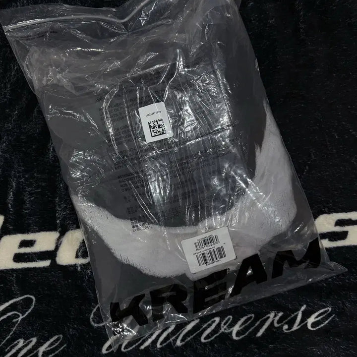 [BUNJANG] YZY GAP Engineered by Balenciaga Dove Hoodie Black M / 이지 갭 도브 후드 블랙 M