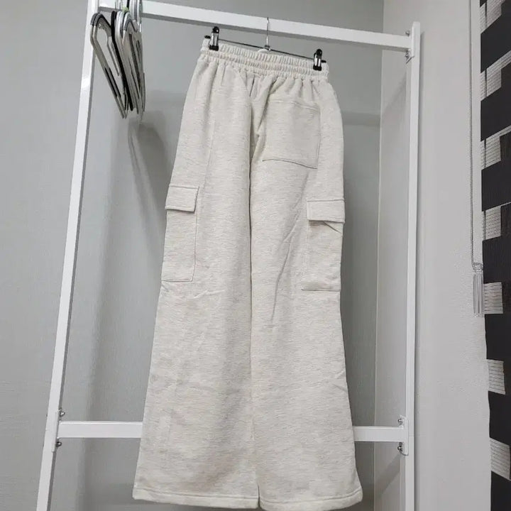 [BUNJANG] Cargo Wide Training Pants / 기모 카고 와이드 트레이닝 팬츠