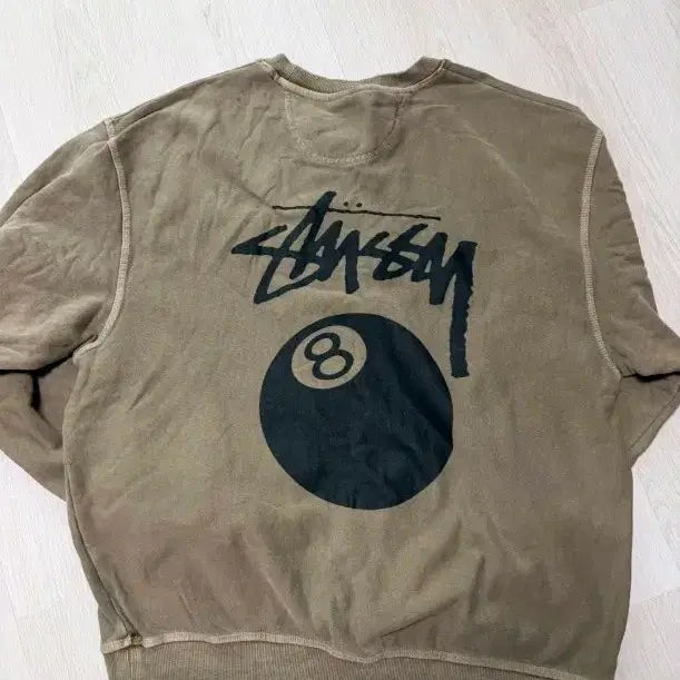[BUNJANG] Stussy 8 Ball Sweatshirt Khaki / (정품)스투시 8볼 맨투맨 티셔츠 !새상품급!