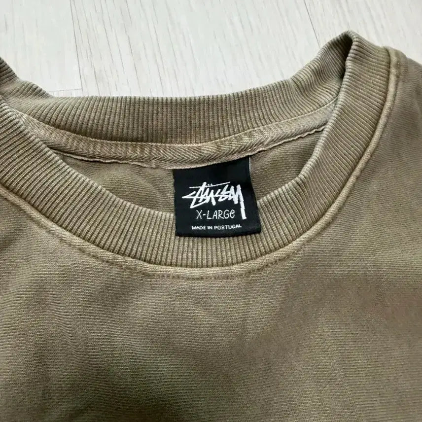 [BUNJANG] Stussy 8 Ball Sweatshirt Khaki / (정품)스투시 8볼 맨투맨 티셔츠 !새상품급!