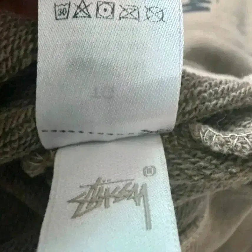 [BUNJANG] Stussy 8 Ball Sweatshirt Khaki / (정품)스투시 8볼 맨투맨 티셔츠 !새상품급!