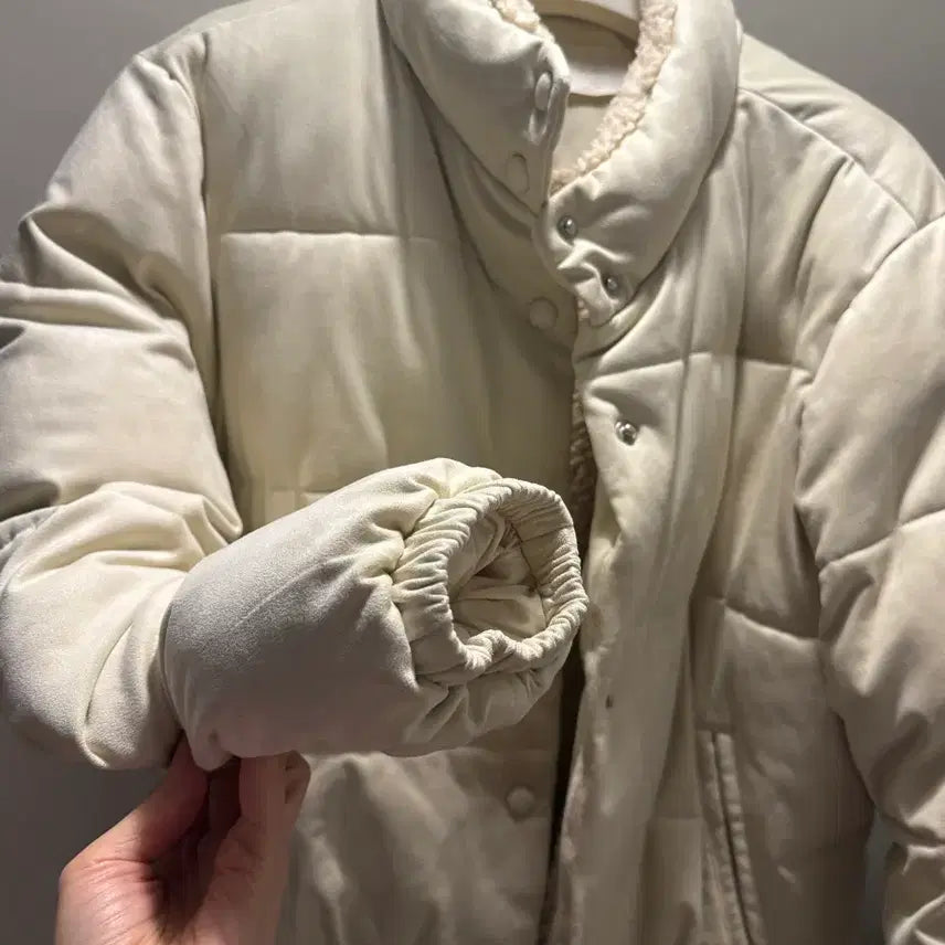 [BUNJANG] KIMUUE Ivory Suede Short Padded Jacket M / 키뮤어 스웨이드 숏 패딩 점퍼 아이보리 M사이즈