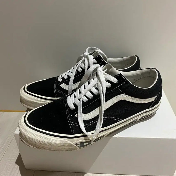 [BUNJANG] Vans Vault x CDG OG Old Skool LX Sneakers / 반스볼트 X CDG OG 올드스쿨 LX 사이드 월