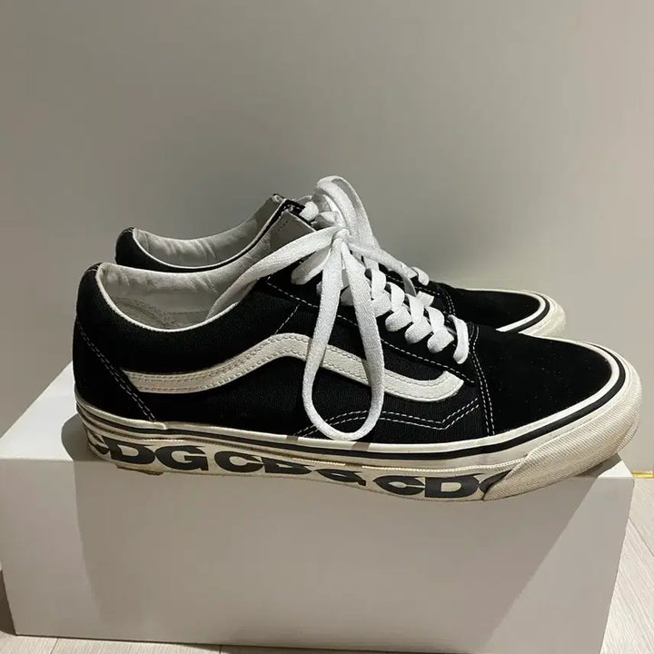 [BUNJANG] Vans Vault x CDG OG Old Skool LX Sneakers / 반스볼트 X CDG OG 올드스쿨 LX 사이드 월