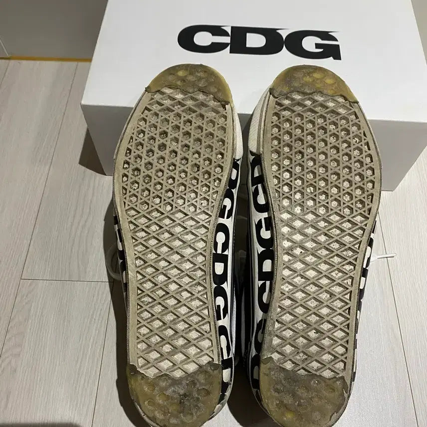 [BUNJANG] Vans Vault x CDG OG Old Skool LX Sneakers / 반스볼트 X CDG OG 올드스쿨 LX 사이드 월