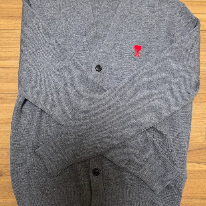 [BUNJANG] AMI Small Logo Gray Cardigan (M) / 아미 가디건 스몰로고 그레이 m사이즈