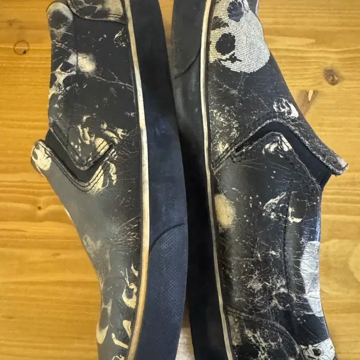 [BUNJANG] Vintage Skull Crack Leather Slip-on Shoes / 빈티지 스컬 크랙 레더 슬립온 slip on